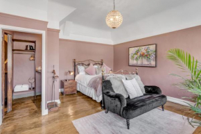 Luxurious Townhouse St Giles St.